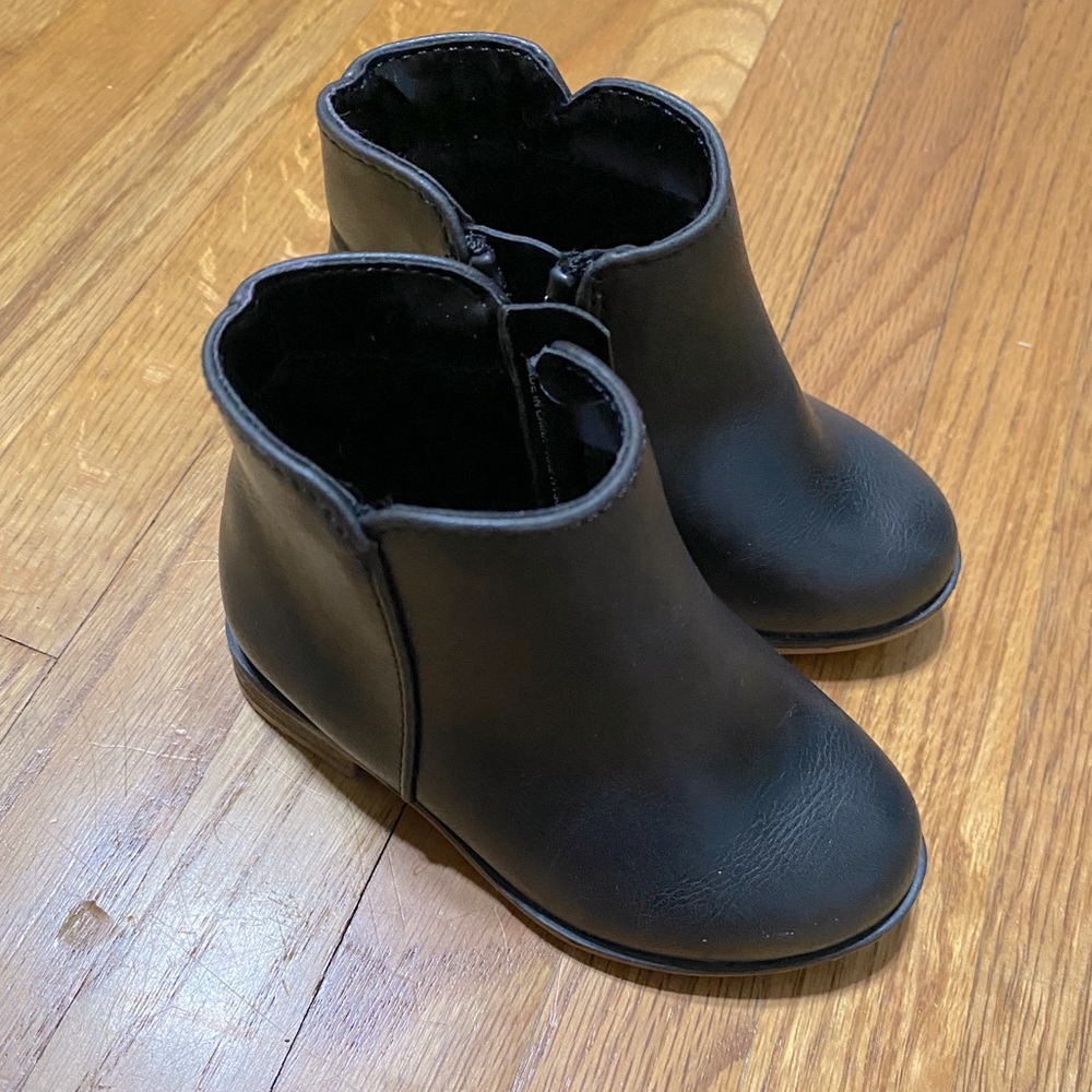 Cat and Jack Booties size 5